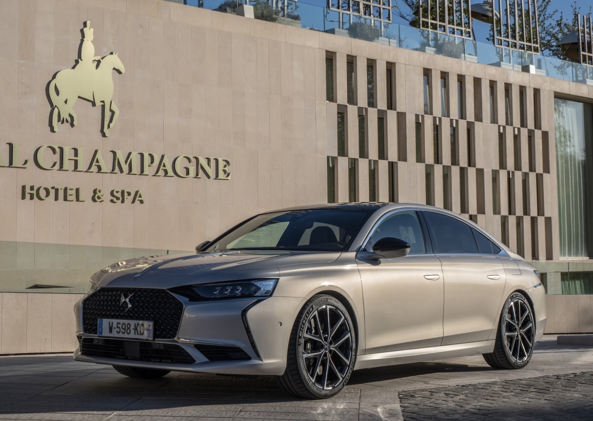 2022 DS DS 9 1.6 PureTech 225 dimensions with length, width and height