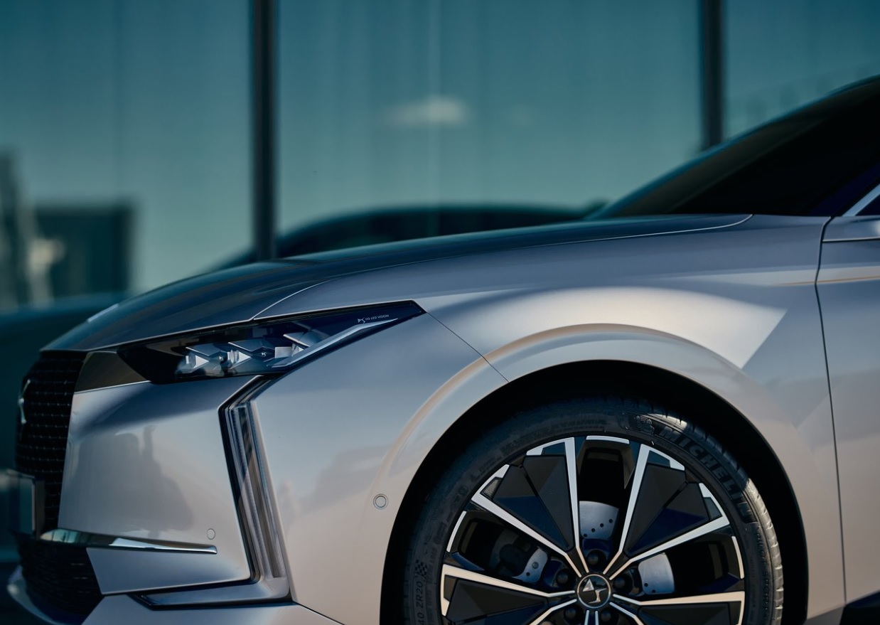 2022 DS DS 4 1.5 BlueHDI 130 dimensions with length, width and height