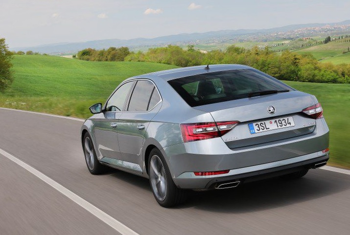 2018 Skoda Superb 1.4 TSI 150 dimensions with length, width and height