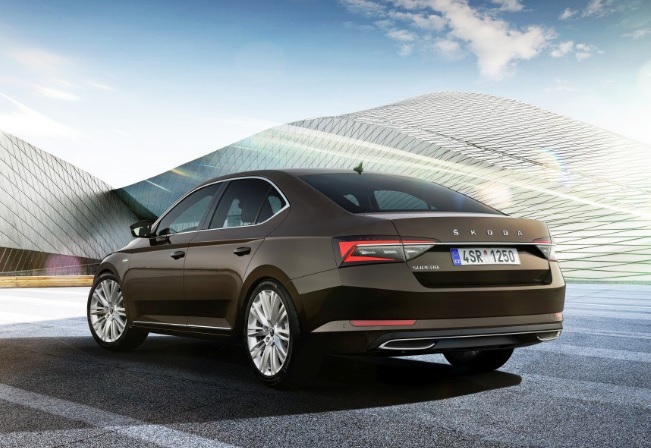 2022 Skoda Superb 2.0 TDI 190 dimensions with length, width and height