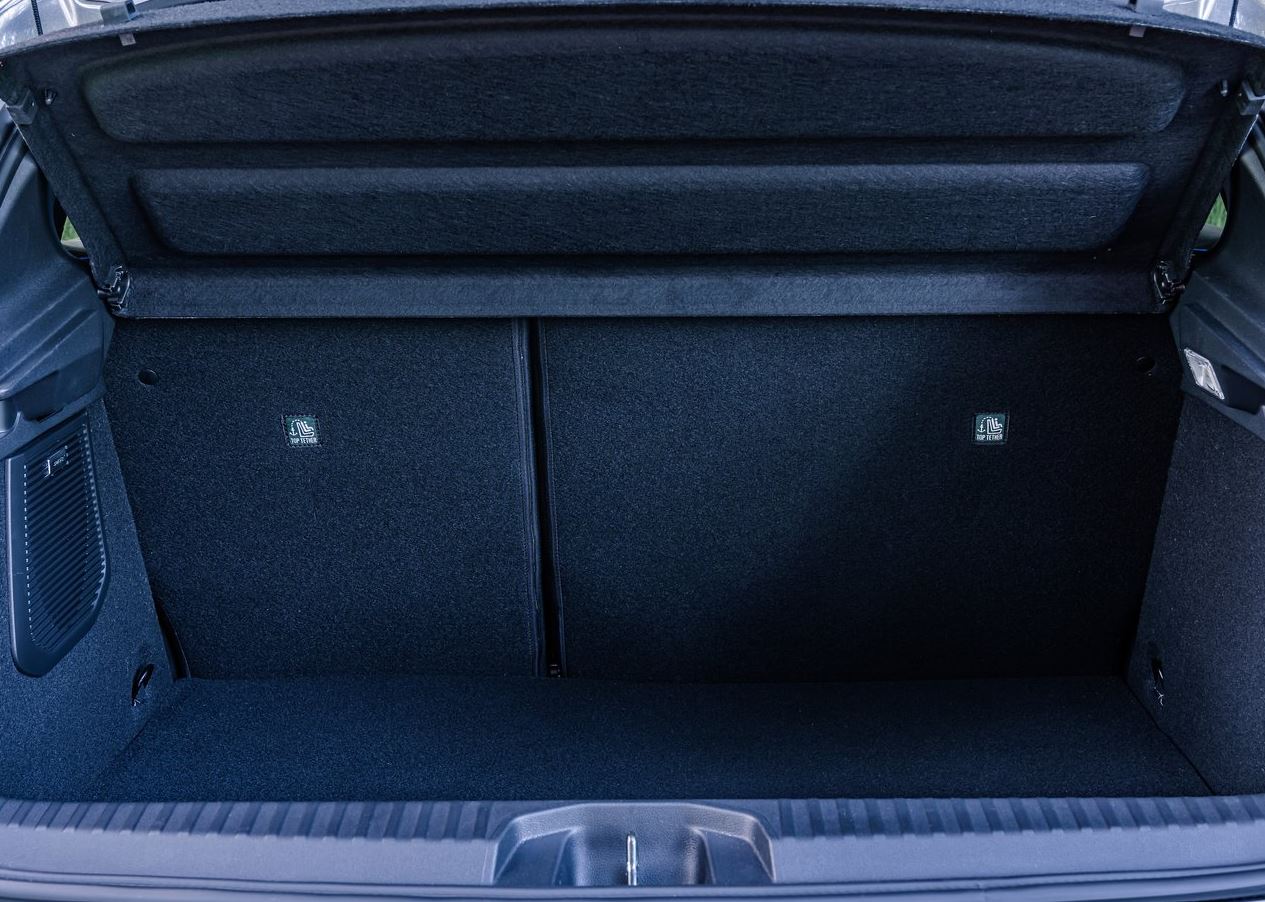 2024 Renault Clio 1.6 ETech 145 dimensions with length, width and height