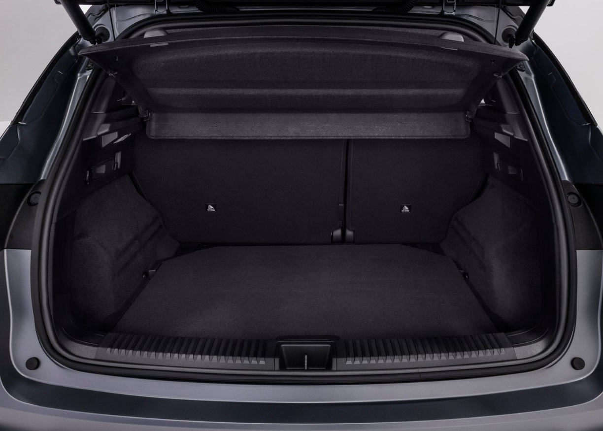 2023 Renault Austral 1.3 Mild Hybrid 160 dimensions with length, width and height