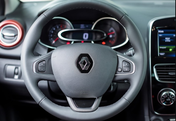 2017 Renault Clio 1.5 dCi 90 dimensions with length, width and height