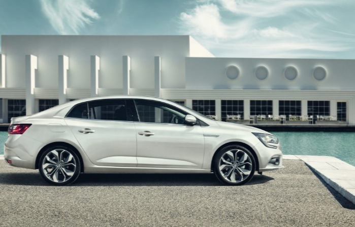 2020 Renault Megane 1.5 Blue dCi 115 HP EDC Boot Space