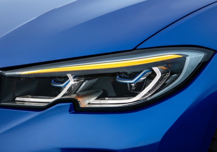 2022 BMW 3 Series 320i 1.6 170 dimensions with length, width and height