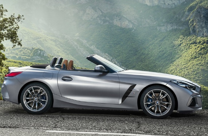 2023 BMW Z Series Z4 2.0 sDrive30i 258 HP Steptronic Boot Space