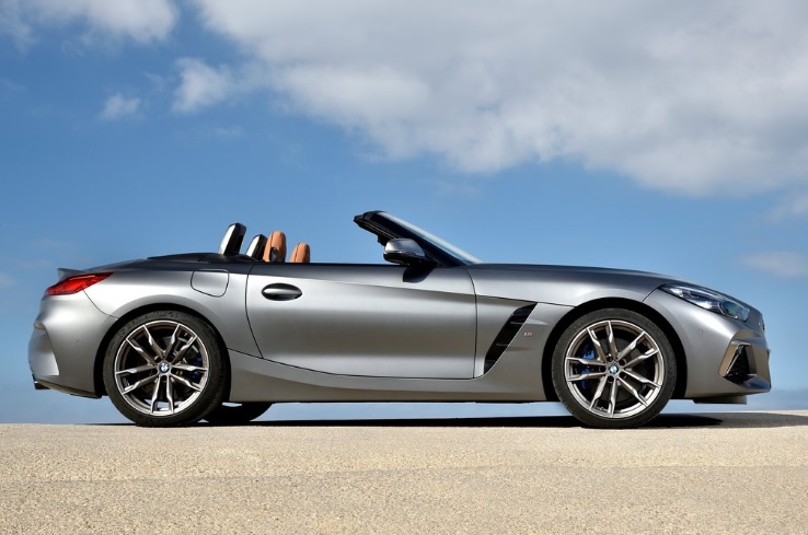 2023 BMW Z Series Z4 2.0 sDrive30i 258 dimensions with length, width and height