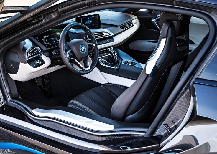 2016 BMW i8 1.5 362 HP Steptronic Boot Space