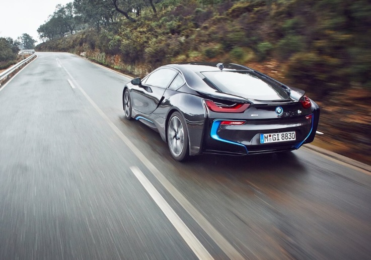2017 BMW i8 1.5 362 dimensions with length, width and height