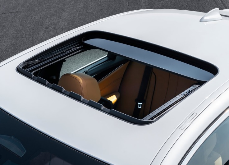 2021 BMW 5 Series 520i 1.6 170 dimensions with length, width and height