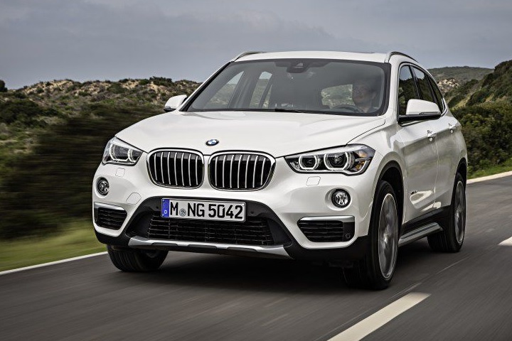 2015 BMW X1 18i 136 dimensions with length, width and height