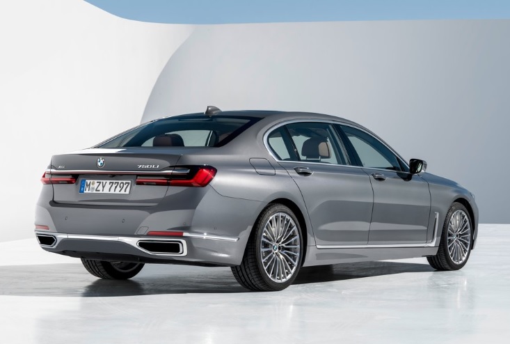 2020 BMW 7 Series 730Li 2.0 265 HP Steptronic Boot Space