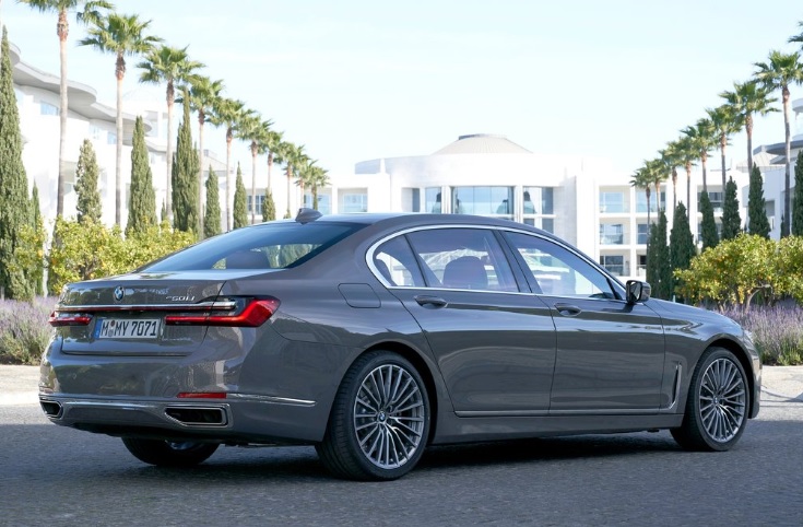 2022 BMW 7 Series 740Ld xDrive 3.0 340 dimensions with length, width and height