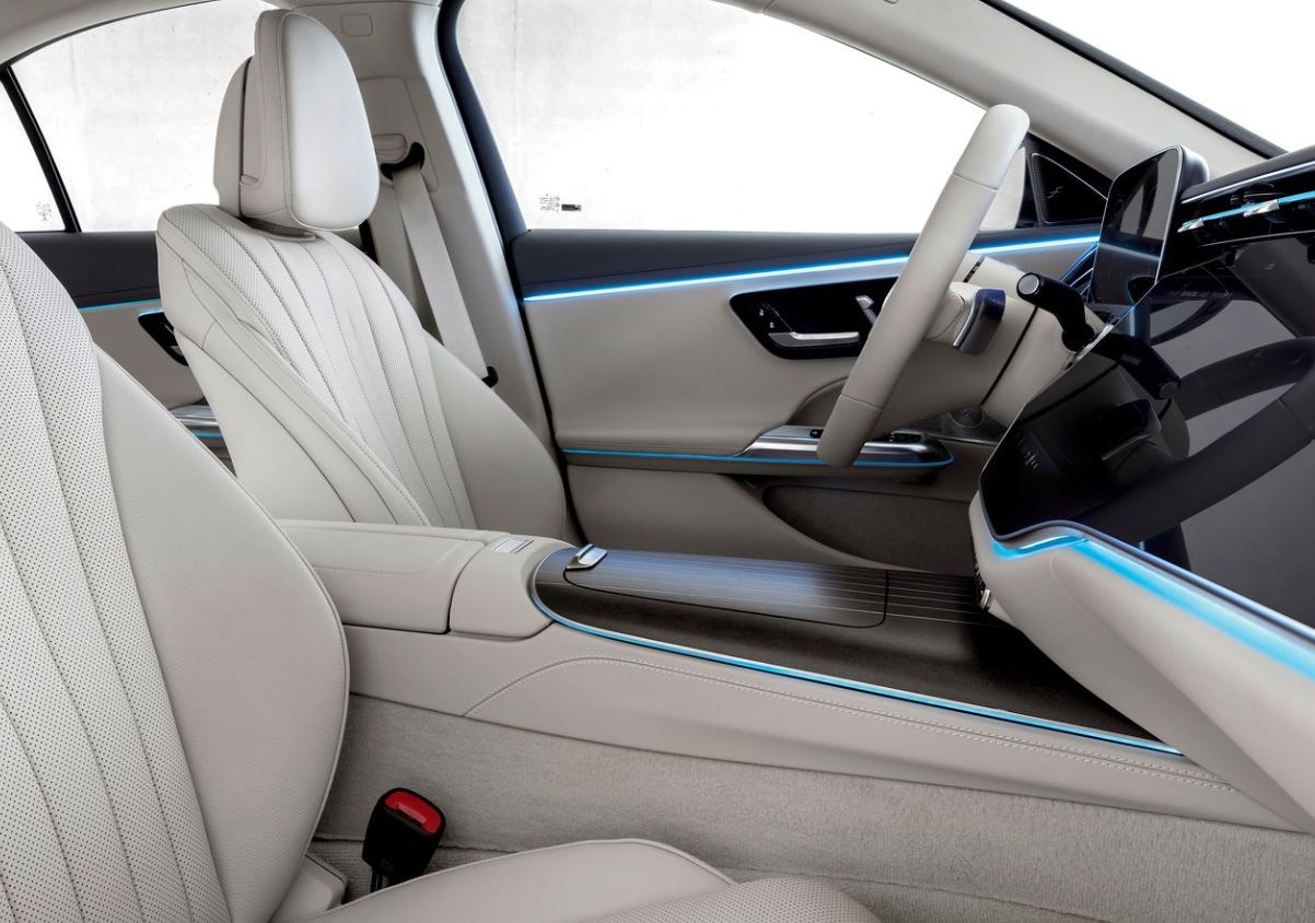 2024 Mercedes E Series E220d 2.0 197 HP 9G-TRONIC Boot Space