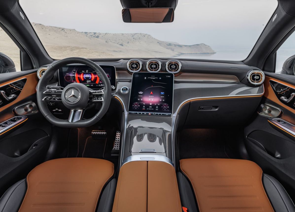 2024 Mercedes GLC 180 1.5 170 HP 9G-Tronic Boot Space